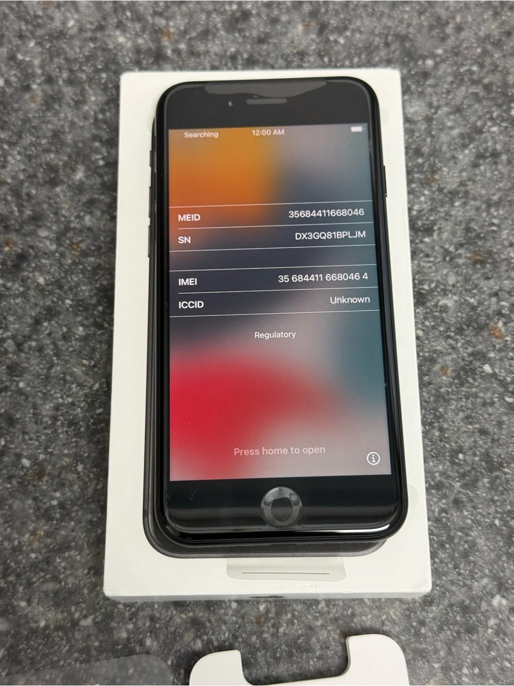 NEW Apple iPhone SE 2020 64GB Black Cricket Wireless (Carrier Locked) MHGELL/A